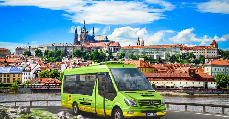 Prague Highlights 3-Hour Bus and Walking Tour