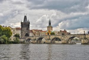 charles-bridge-5568178_640