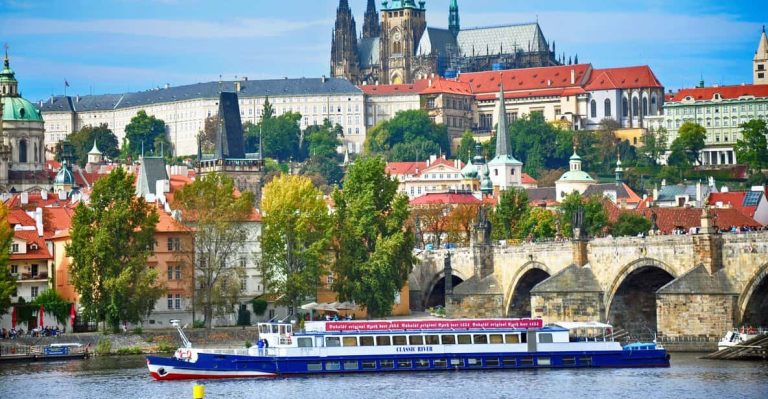 Prague: Panoramic Vltava River Cruise